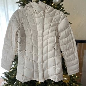 Patagonia women’s puffer jacket with hood